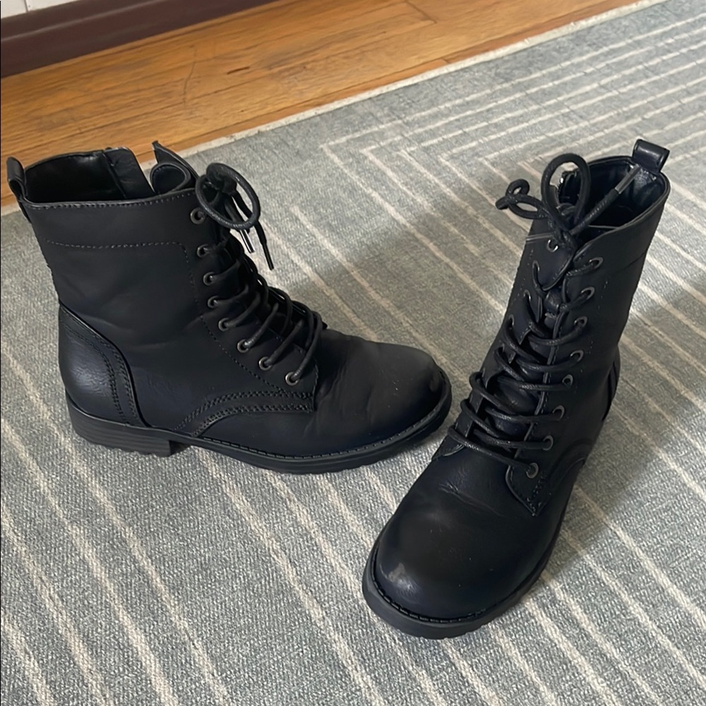 Amazon Essentials Black Combat Moto Boots Lace-Up Design